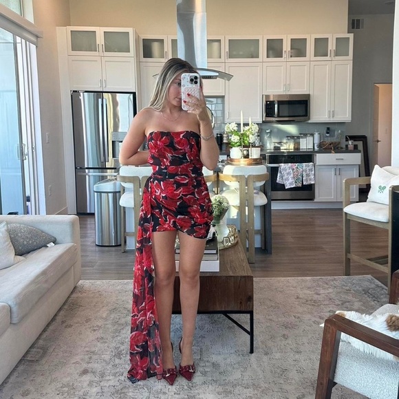 White Fox About Damn Time Mini Dress Size XS - Picture 10 of 10